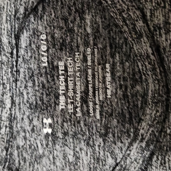 EUC Men's Under Armour Shirt - Picture 5 of 5